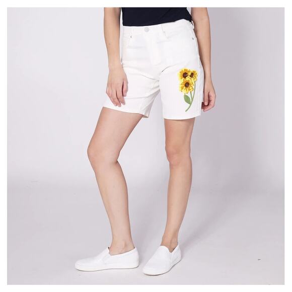 DG2 Womens New Classic Stretch Denim Essential Short Classic 5-pocket Choose Sz - Picture 2 of 3